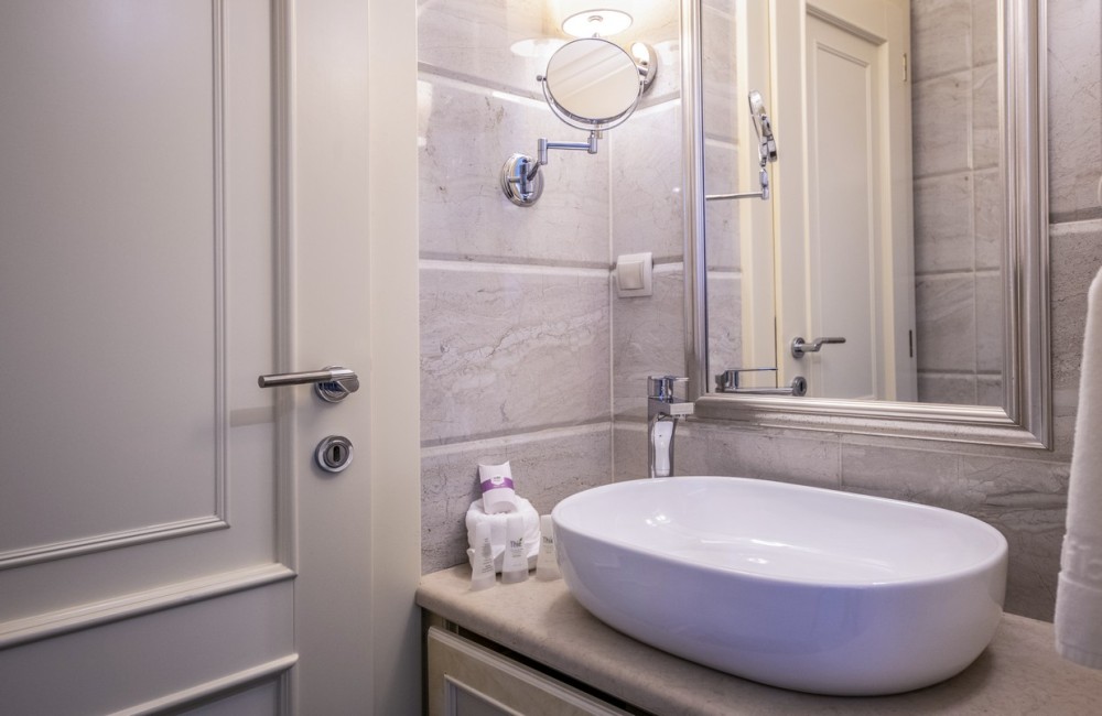 Gyongy-Lakosztaly04 Gyongy-lakosztaly-suit-mosdo