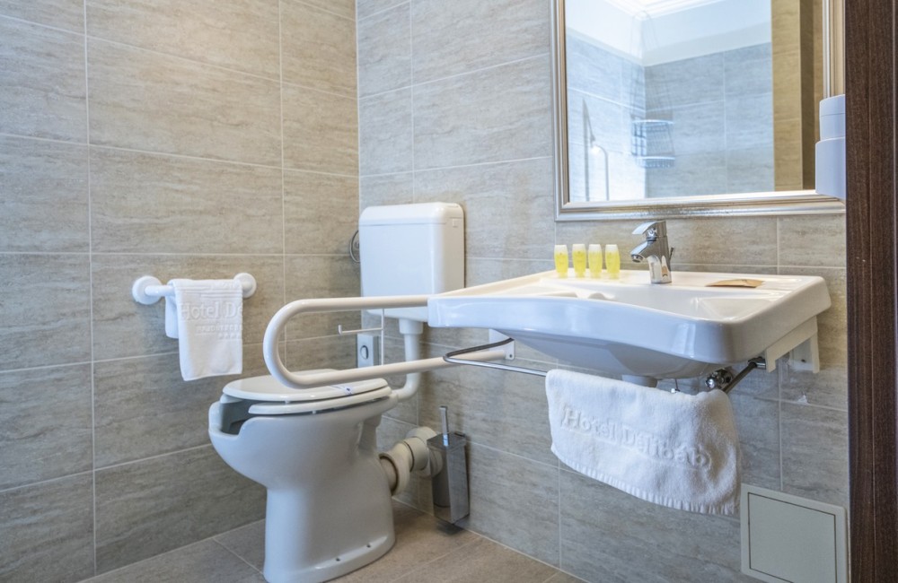 Junior-lakosztaly03-1000x650 Junior-lakosztaly-suit-furdoszoba