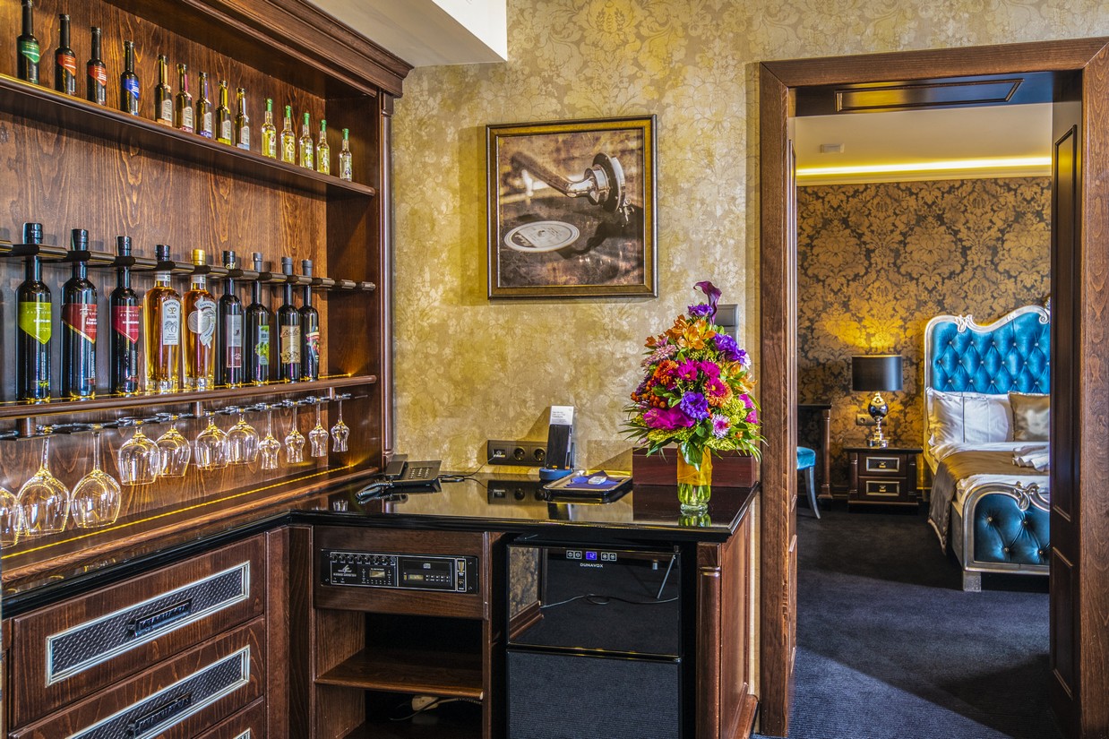 Mirage-Deluxe-lakosztaly05 Mirage-DeLuxe-lakosztaly-suit-bar