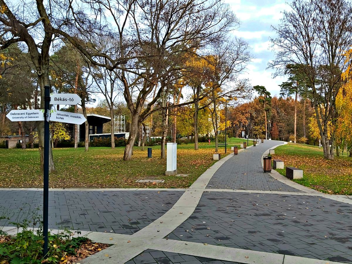 Urbango-Debrecen-Kincsvadaszat-BekasTo-Utjelzo