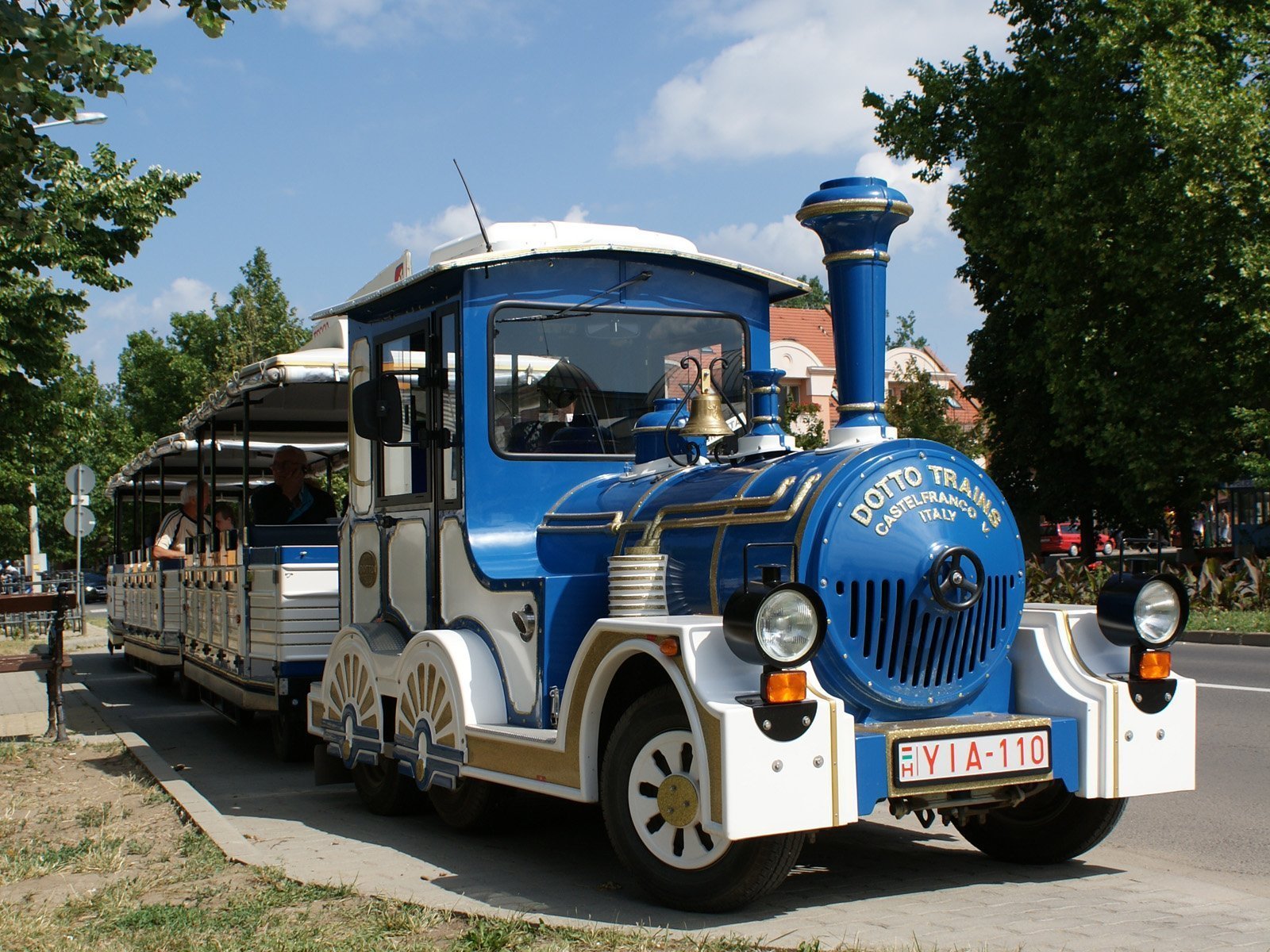 dotto-varosnezo-nosztalgiavonat-hajduszoboszlo-2 Varosnezo-nosztalgiavonat-Programok-HotelDelibab